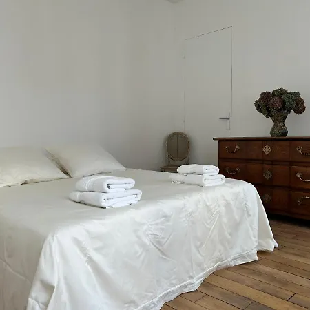 Les Hortensias Apartment